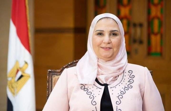 وزيرة التضامن تكلف الدفعة ٩٨ من خريجى الجامعات لأداء الخدمة العامة 1 FB IMG 1640247429270