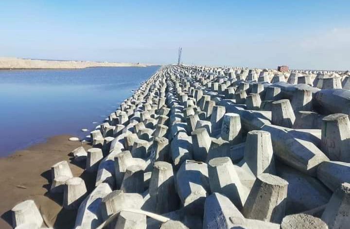 بدء تنفيذ المرحلة الثانية من عملية حماية شاطئ الأبيض بمحافظة مرسى مطروح 3 FB IMG 1644482449617