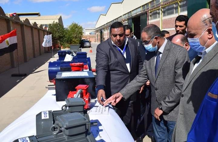 زيارة مفاجئة للاسكان لمصنع مواتير المياه وتحلية البحر 3 FB IMG 1644522007096