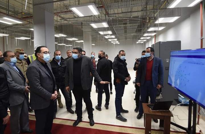 مدبولى يتفقد أول فرع لبنك يقدم خدمات مصرفية فى العاصمة الإدارية 4 FB IMG 1644689548404