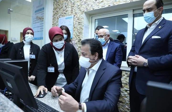 عبدالغفار يتفقد مبنى الإسعاف ببورسعيد وغرفة الشبكة الوطنية الموحدة للطوارئ 3 FB IMG 1644689772302