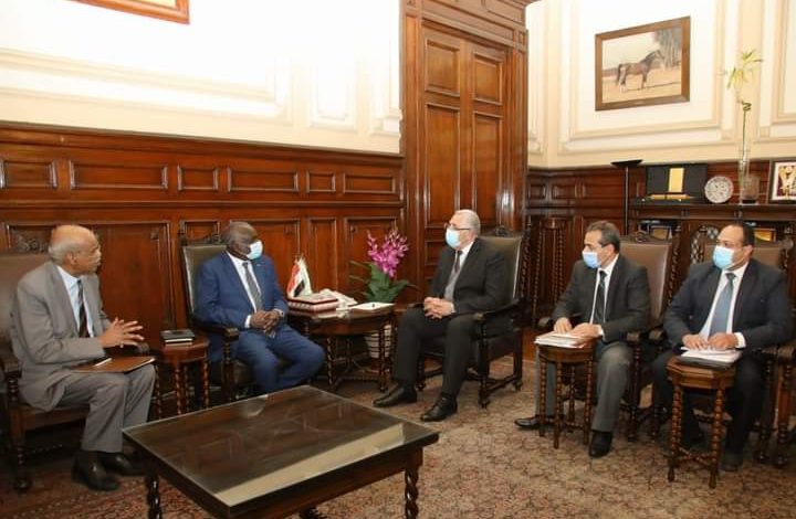 وزير الزراعة يبحث مع وزير التخطيط الاقتصادي السوداني التعاون في مجال التدريب وبناء القدرات والتمويل الزراعي 3 FB IMG 1644922793551