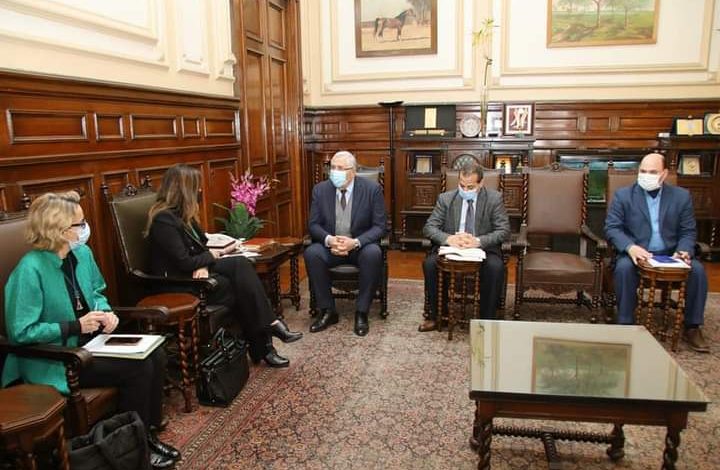 وزير الزراعة يبحث مع وفد البنك الدولي استعدادات مصر لاستضافة قمة المناخ cop27 3 FB IMG 1645018324951