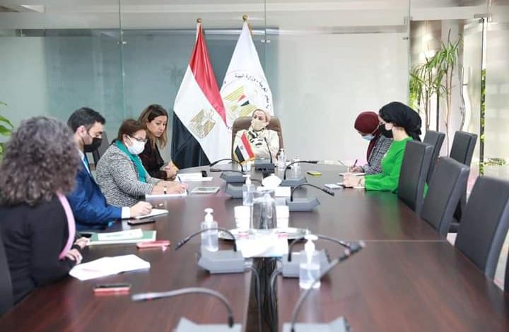 البيئة تناقش دعم استضافة مؤتمر المناخ مع البنك الدولى 3 FB IMG 1645353108228