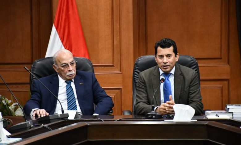 وزير الشباب والرياضة يجتمع مع اللجنة العلمية الاستشارية العليا 3 IMG 20220225 WA0053