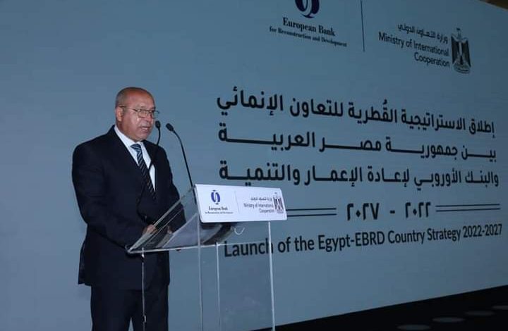 البنك الأوروبى يمول تطوير خط سكة حديد أبو قير وتحويله إلى مترو كهربائي عالي الكثافة 3 FB IMG 1646589277986