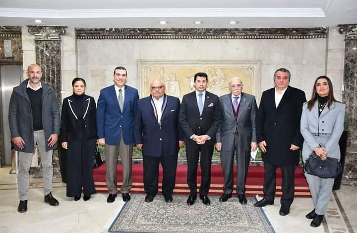 وزير الرياضة يلتقى بالاتحاد المصرى للاسكواش 3 FB IMG 1647360436494