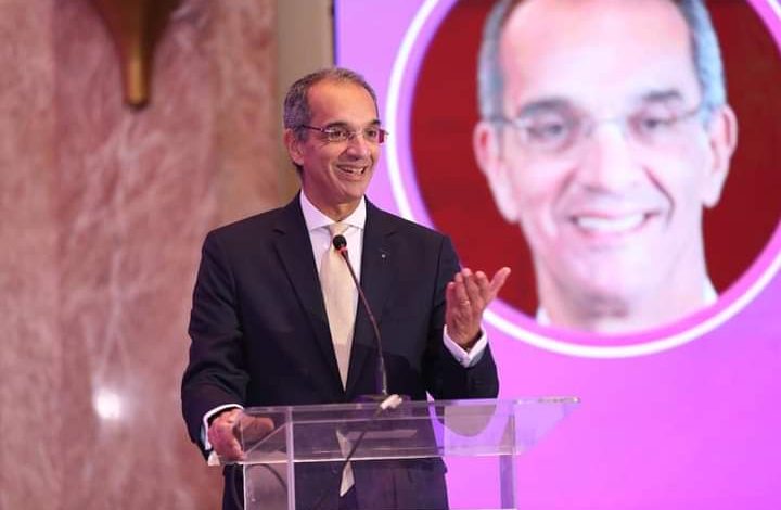 وزير الاتصالات : المرأة المصرية قادرة على التفوق والمنافسة فى صناعة الاتصالات 5 FB IMG 1647360758085