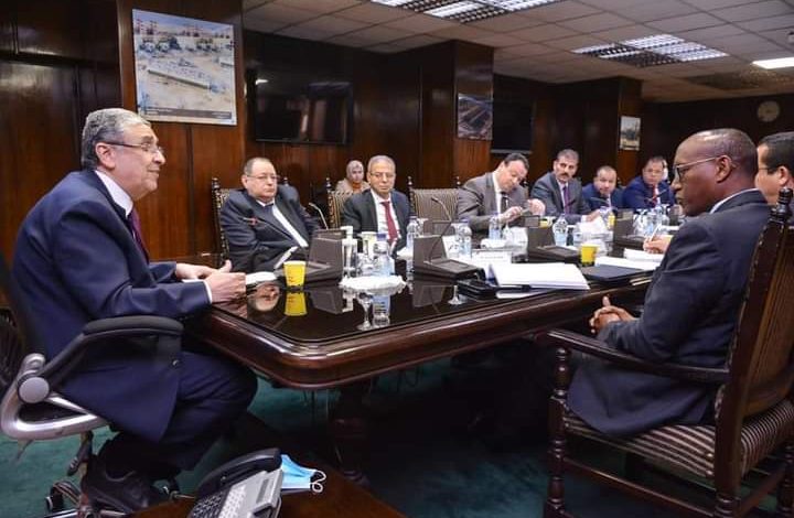 تعاون بين الكهرباء وبنك التنمية الافريقى فى مجال الطاقة والمناخ 4 FB IMG 1647436823348