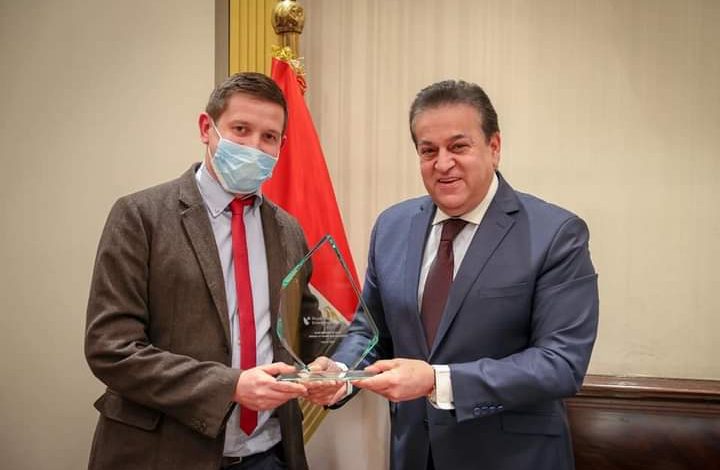 الصحة تستقبل وفدًا من الكلية الملكية البريطانية لطب الطوارئ 3 FB IMG 1647535588332