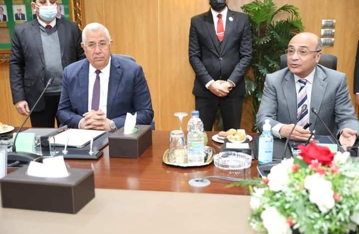 وزيرا العدل والزراعة يوقعان عقداً لنقل أراضي ومباني لإقامة محكمة بالقناطر الخيرية 3 FB IMG 1647895660130
