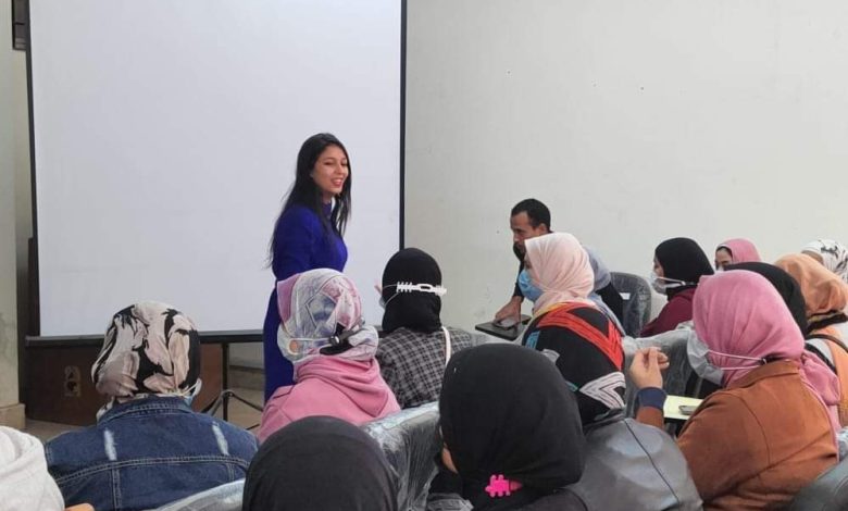 كلية الخدمة الاجتماعية جامعة حلوان تنظم البرنامج التدريبي لغة الإشارة 3 IMG 20220309 WA0034