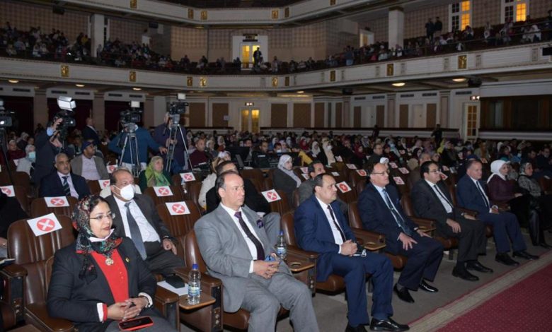 دور الجامعات في إنجاح قمة شرم الشيخ لتغيرات المناخ فى ندوة بجامعة القاهرة 4 IMG 20220323 WA0109