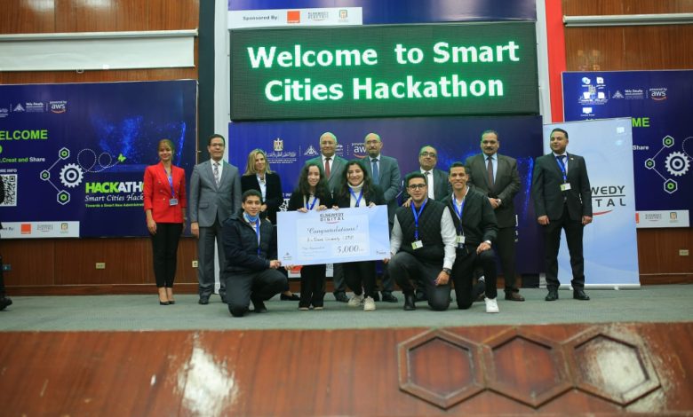 جامعة بنها تُكرم الفرق الفائزة في أول هاكاثون للمدن الذكية 3 IMG 20220327 WA0040