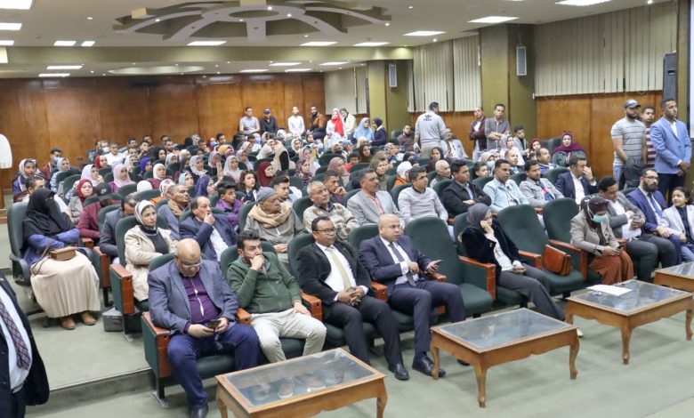 القوى الناعمة في مواجهة التطرف والإرهاب ندوة بجامعة الفيوم 1 IMG 20220331 WA0341