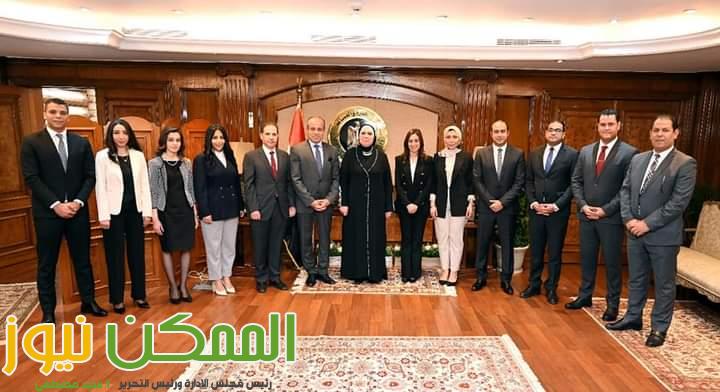 بالصور وزيرة التجارة والصناعة تشهد تخريج دفعة جديدة من الملحقين التجاريين 7 FB IMG 1648988717677