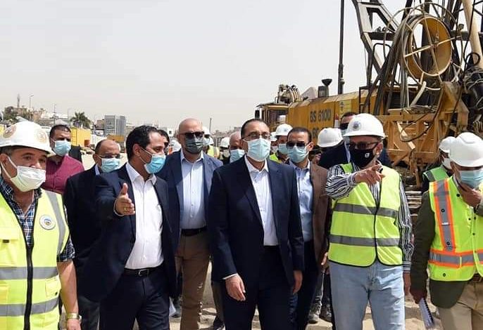 رئيس الوزراء يتفقد أعمال تنفيذ محطة مترو أنفاق المتحف المصرى الكبير 3 FB IMG 1650134735635