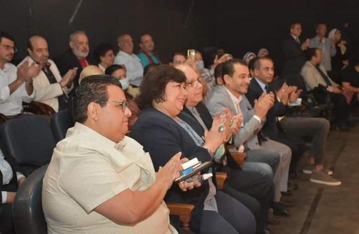 الثقافة تحتفل ب 60 عام على تأسيس مسرح طليعة وتسلم شهادت تخريج الدفعة الاولى لورشة الحكي 4 FB IMG 1650266873140