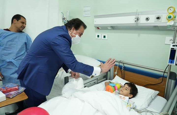 عاجل رفع درجة الاستعداد بالمستشفيات الجامعية خلال عيد الفطر المبارك 1 FB IMG 1651236141039