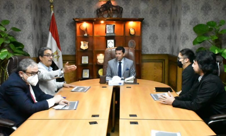 وزير الشباب والرياضة يبحث نشر الألعاب الإلكترونية العالمية على مستوى الجمهورية 5 IMG 20220404 WA0084