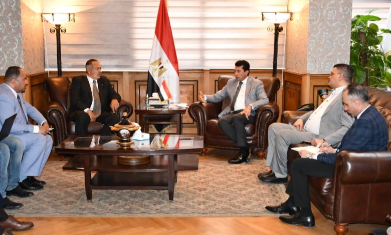وزير الرياضة يبحث استعدادات استضافة مصر لبطولة الأمم الأفريقية لكرة اليد ٢٠٢٢ و ٢٠٢٤ 4 IMG 20220408 WA0034