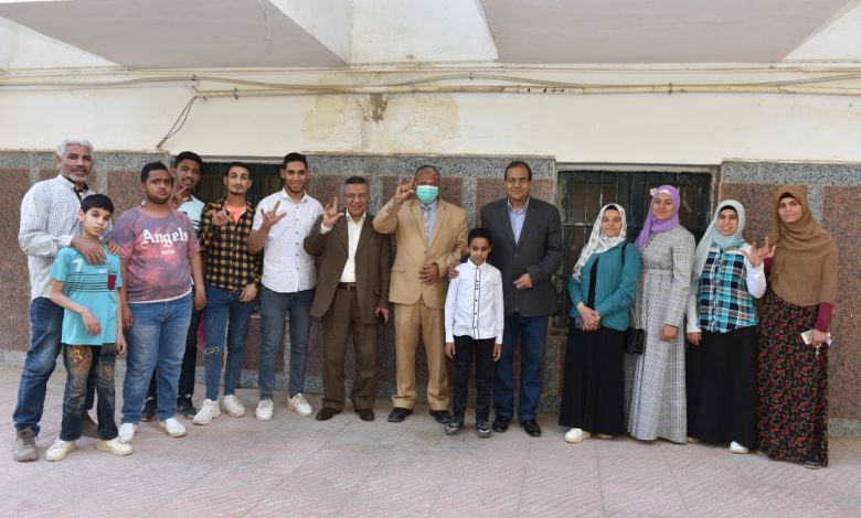 جامعة سوهاج تنظم إفطار جماعي لتكريم الفائزين في مسابقات مركز نور البصيرة 1 IMG 20220414 WA0106