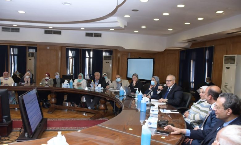 د. الخشت: طب القاهرة جاءت في المرتبة 178 عالميًا، متقدمة 117 مركزا عن عام 2017 3 IMG 20220415 WA0047