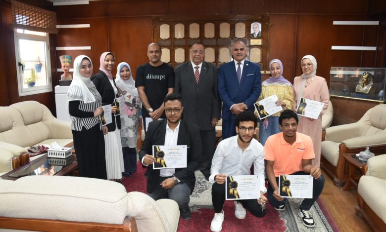 جامعة الأقصر تكرم الفائزين في مسابقة الطالب المثالي. 1 IMG 20220415 WA0055