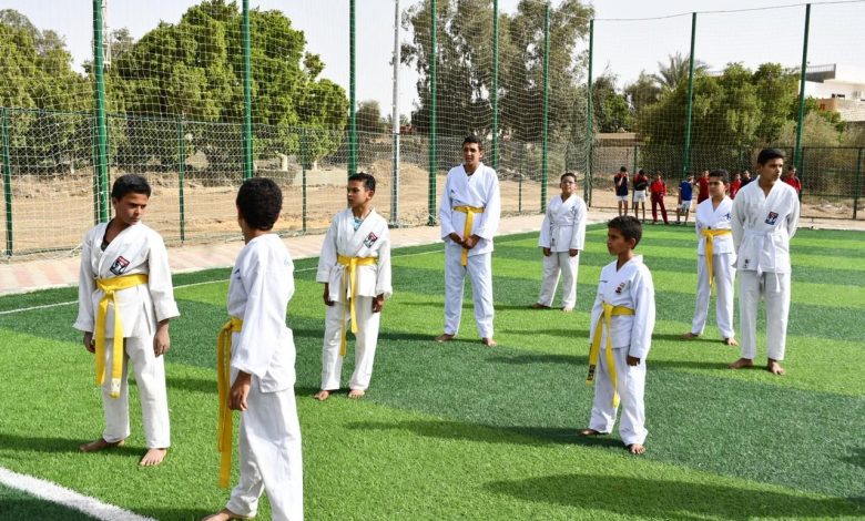 وزير الشباب يفتتح ملعب خماسي ومعرضاً للمنتجات اليدوية وأندية الفتاه بمركز شباب القصر بالواحات البحرية 1 IMG 20220416 WA0119