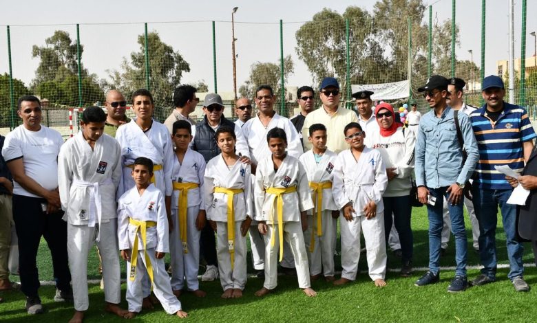 وزير الشباب والرياضة يفتتح أعمال التطوير بمركز شباب منديشة بالواحات 1 IMG 20220416 WA0123