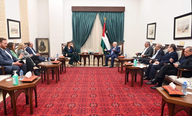 الرئيس الفلسطيني يستقبل مبعوثي الإدارة الأميركية 1 IMG 20220422 WA0001