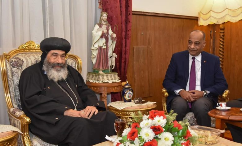 وكيل الوزارة يهنئ الإخوة المسيحيين بحلول عيد القيامة المجيد 1 IMG 20220424 WA0049