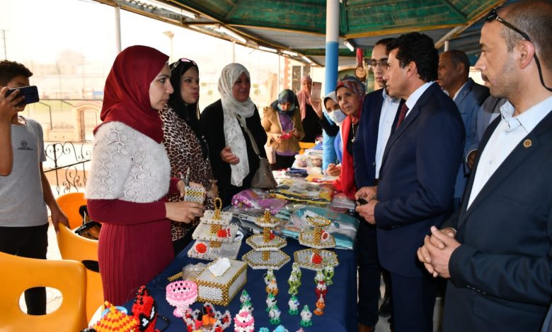 وزير الشباب والرياضة يختتم زيارته للإسماعيلية بتفقد مركزي شباب الشيخ زايد والمحسمة القديمة 3 IMG 20220425 WA0116