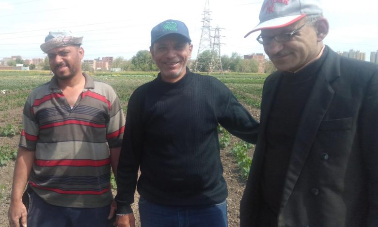 لجنة الزراعة والرى بحزب مصر الحديثة بالشرقية تواصل اللقاءات الدورية بالمزاعين 1 IMG 20220425 WA0119