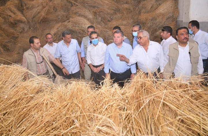 وزير قطاع الأعمال العام يتفقد مصانع شركة طنطا للكتان والزيوت 3 FB IMG 1654973407110