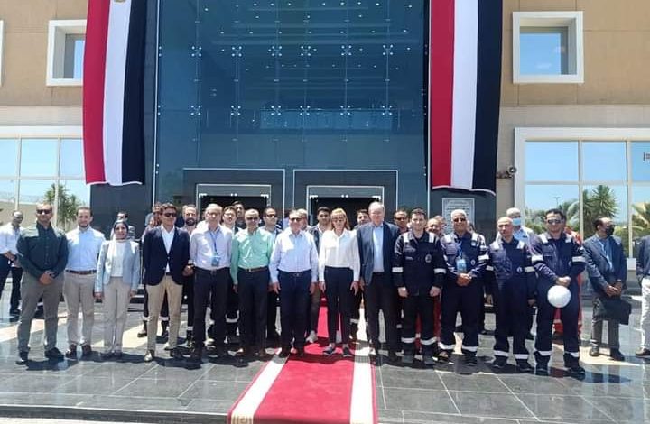 وزير البترول يرافق وزيرة الطاقة الاسرائلية والنفوضية الاوربية للطاقة لمجمع اسالة الغاز بدمياط 5 FB IMG 1655388860207