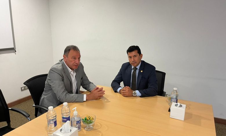 وزير الرياضة يناقش مع الخطيب ملابسات نهائى دورى أبطال إفريقيا 1 IMG 20220605 WA0125