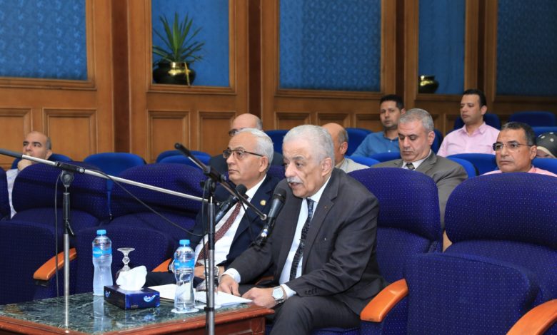 707 ألف و992 طالب وطالبة يؤدون امتحانات الثانوية امام 2089 لجنة امتحانية 5 IMG 20220615 WA0118