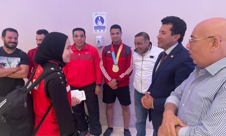 وزير الرياضة يستقبل بعثة منتخب مصر للكاراتيه بعد مشاركتها بدورة الألعاب العالمية بأمريكا 5 IMG 20220712 WA0034