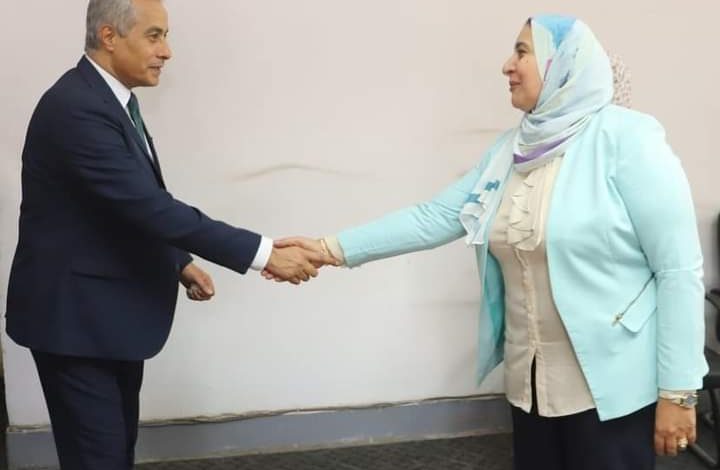 فى اول يوم عنل جولة ميدانية للعاملين بالوزارة مطالبا بمزيد من العمل 5 FB IMG 1660578356440