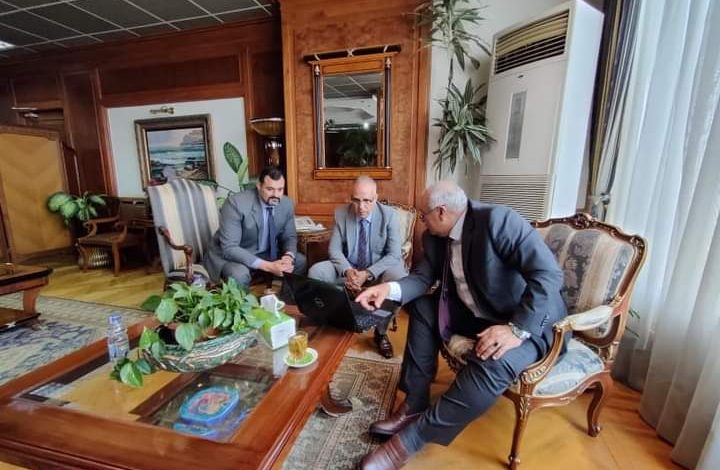 سويلم و الزملوط يبحثان موقف المشروعات المائية بمحافظة الوادى الجديد 1 FB IMG 1661790499509