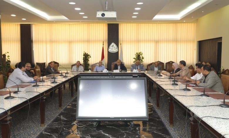 رئيس جامعة الزقازيق يناقش آخر الاستعدادات لبدء الدراسة بجامعة الزقازيق الأهلية 1 IMG 20220810 WA0114