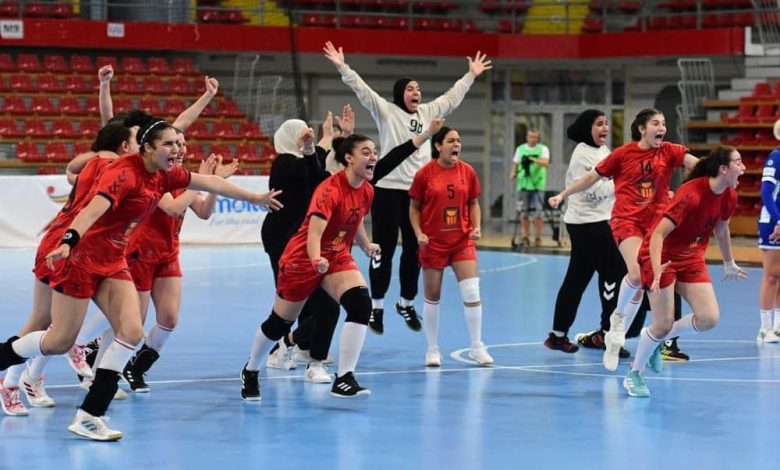 وزير الرياضة يهنىء منتخب ناشئات اليد على الظهور المميز فى بطولة العالم بمقدونيا 3 IMG 20220811 WA0008