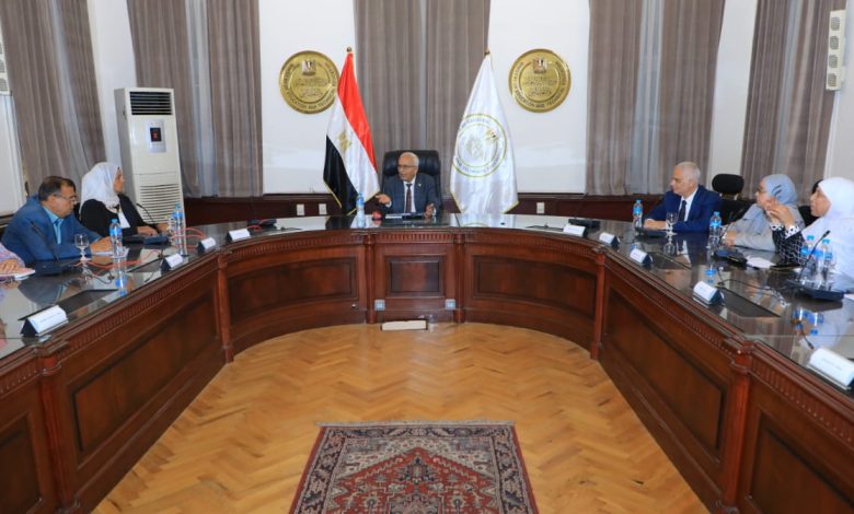 وزير التربية والتعليم يناقش الاستعدادات للعام الدراسي مع مستشارى المواد 4 IMG 20220816 WA0086