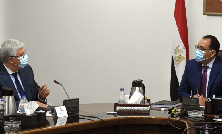 رئيس الوزراء يتابع مع وزير التعليم العالي ملفات عمل الوزاره 1 IMG 20220829 WA0097
