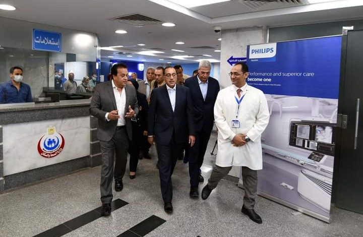 بالصور رئيس الوزراء يفتتح وحدتي الرنين المغناطيسي وقسطرة القلب بمستشفى العلمين 8 FB IMG 1662053999321
