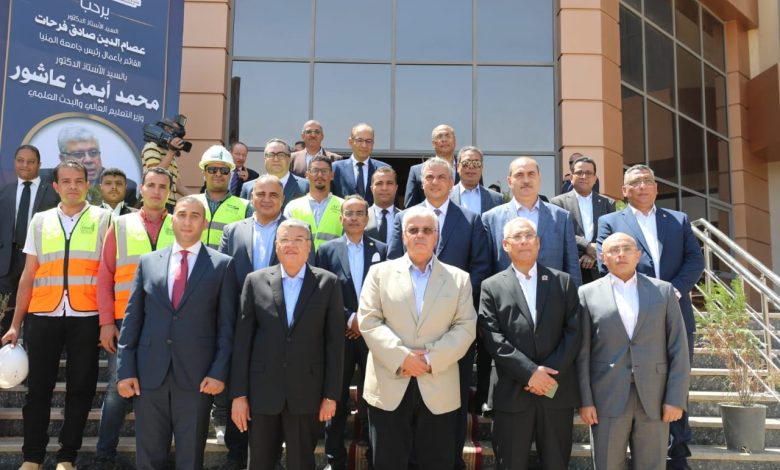 عاشور يتفقد عددًا من المنشآت الطبية الجديدة بجامعة المنيا 4 IMG 20220910 WA0043