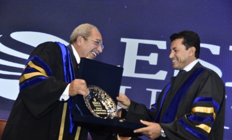 وزير الشباب يشهد حفل التخرج السنوي لبرامج الدراسات العليا بجامعة "أسلسكا 5 IMG 20220918 WA0099