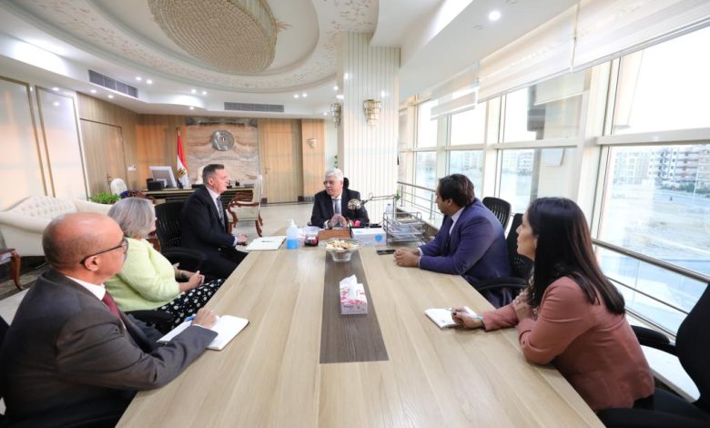 وزير التعليم العالي يعقد اجتماعًا مع وفد جامعة ساوثهامبتون البريطانية 1 IMG 20220922 WA0027