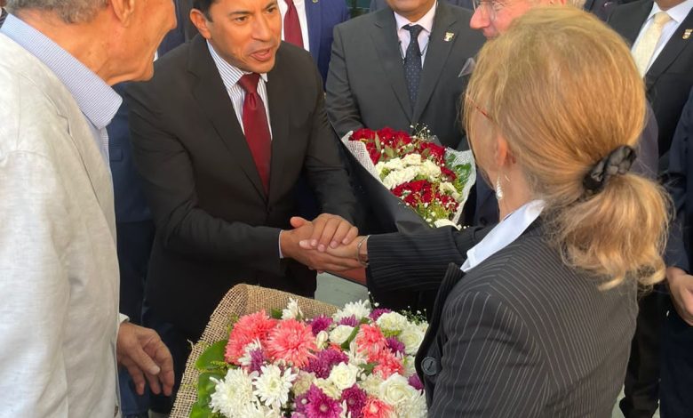 وزير الرياضة يستقبل رئيس الأولمبية الدولية بمطار القاهرة 1 IMG 20220923 WA0127